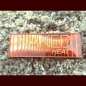 Urban Decay Naked Heat palette